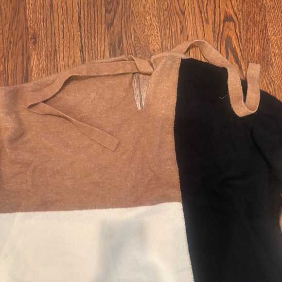 By The River Color Block Sweater, Tie Back - Picture 3 of 4